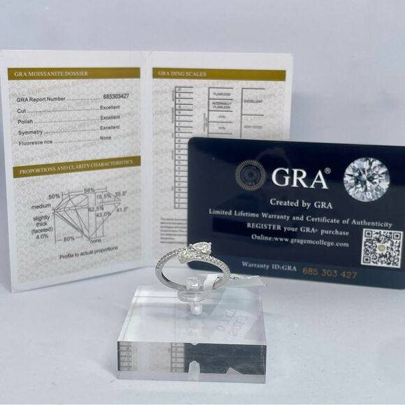 Moissanite Diamond Band Pear Cut Ring 925 18K GRA Size 7 - Picture 2 of 8